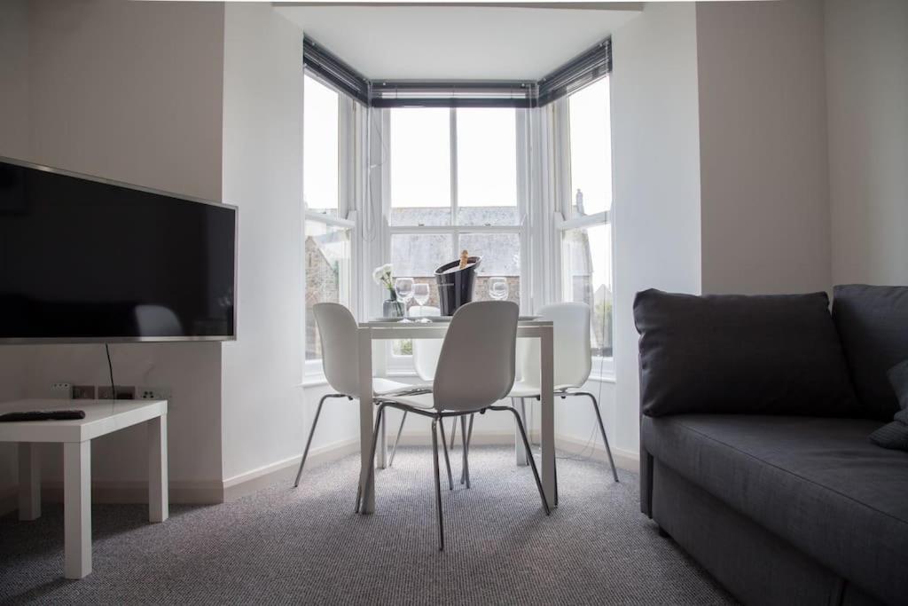 Stunning 2 Bed Apartment With Sea Views, Penzance Exteriér fotografie